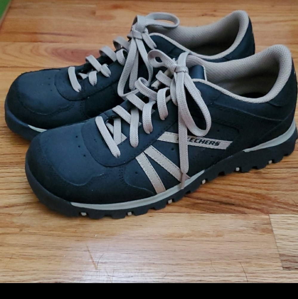 Sketches shoes